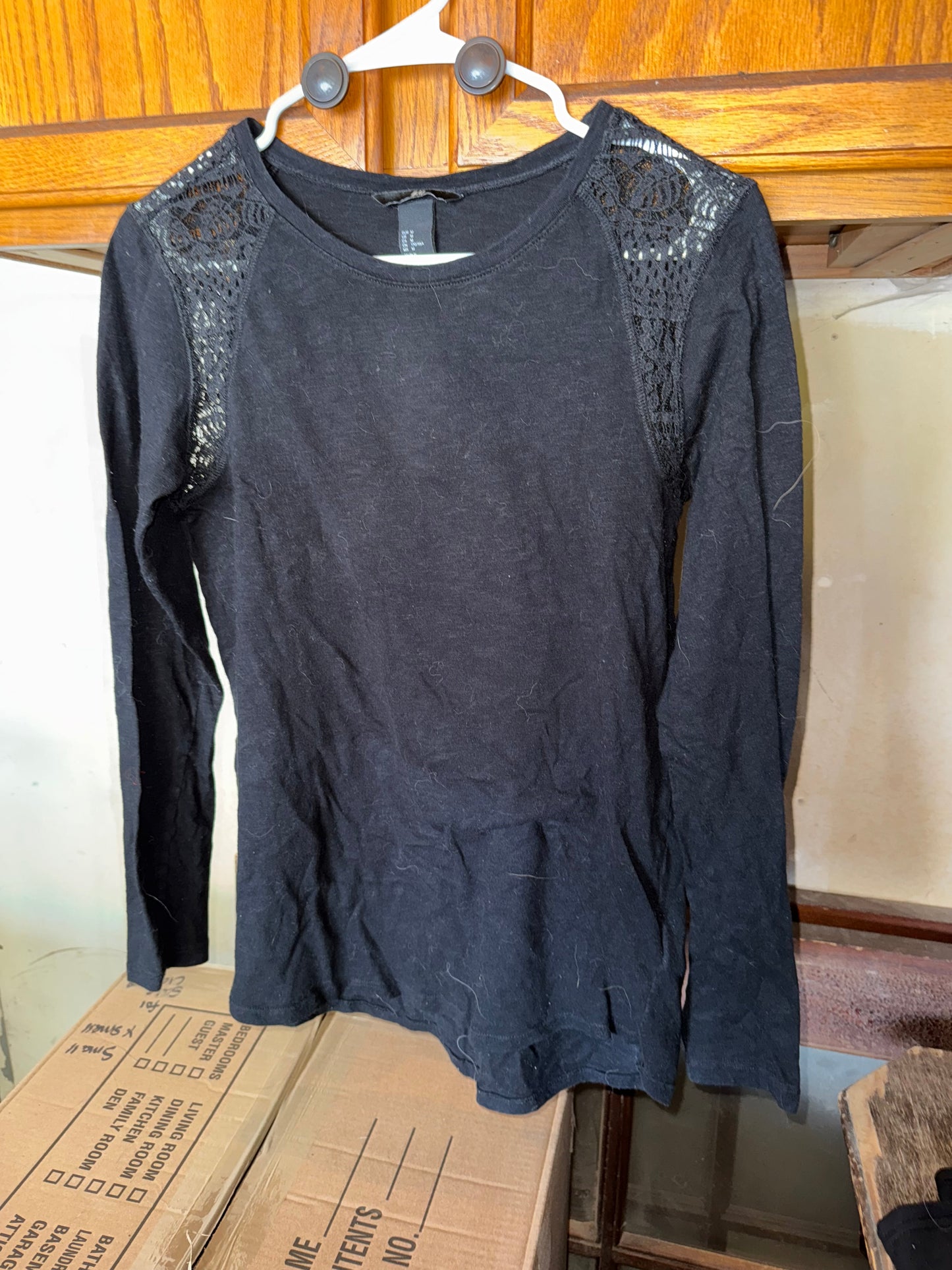 HM long sleeve lace tee (M)