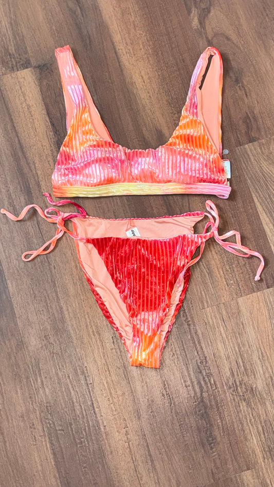 Dippin daisy swimsuit NWT (both top & bottom XL)